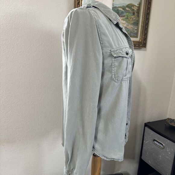 Universal Thread Women's Button Up Sz M Green Pockets Boho Army 100% Lyocell - Picture 2 of 10